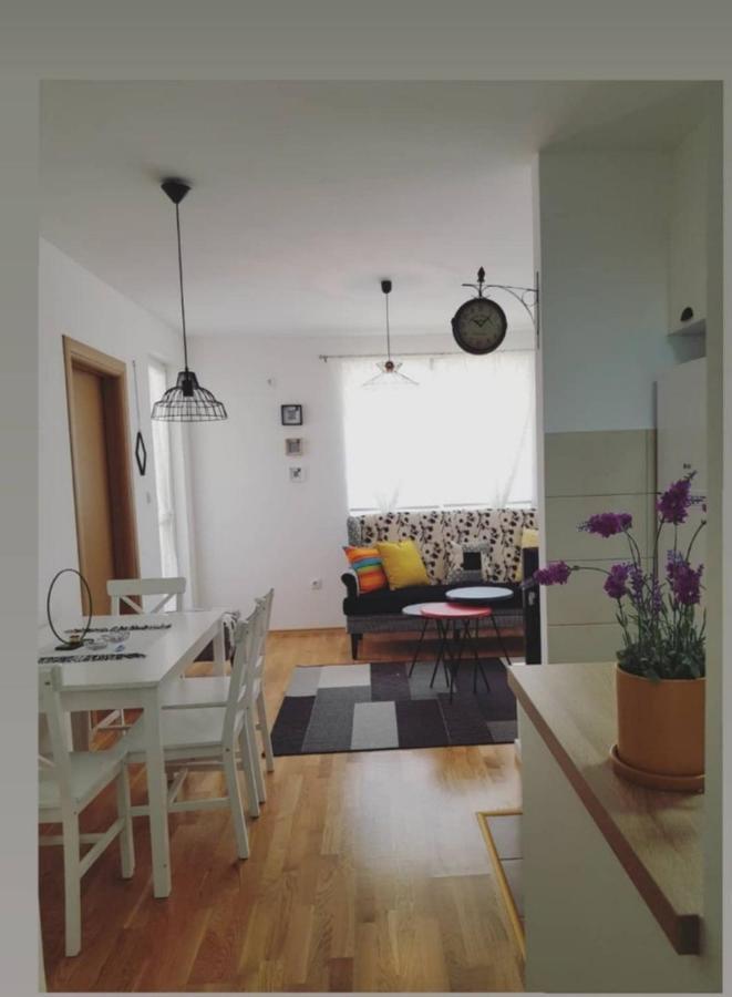 Ferienwohnung Apartman Suncica Lukavica Exterior foto